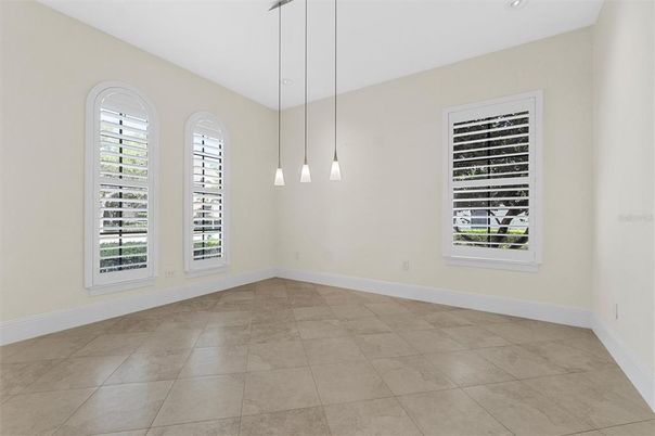 Empty room, Interior, Pendant Lights