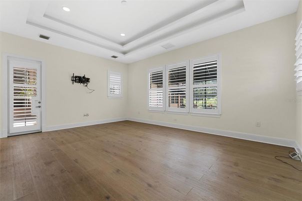 Empty room, Interior, Recessed Lighting, Wood Texture Flooring