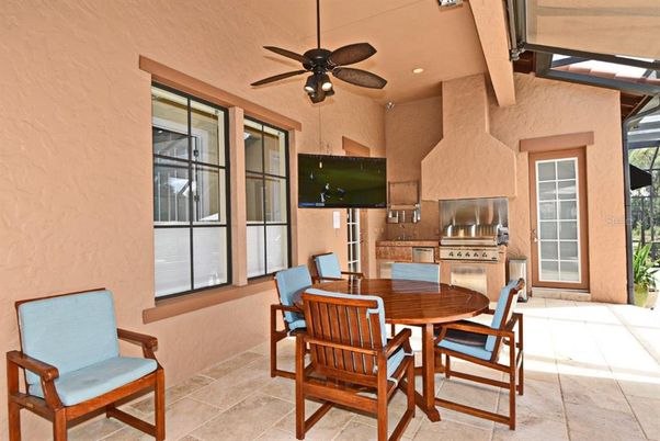 Dining room, Interior, Kitchen, Recessed Lighting, Stainless Steel Appliances