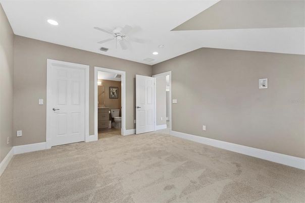 Bathroom, Empty room, Interior, Recessed Lighting