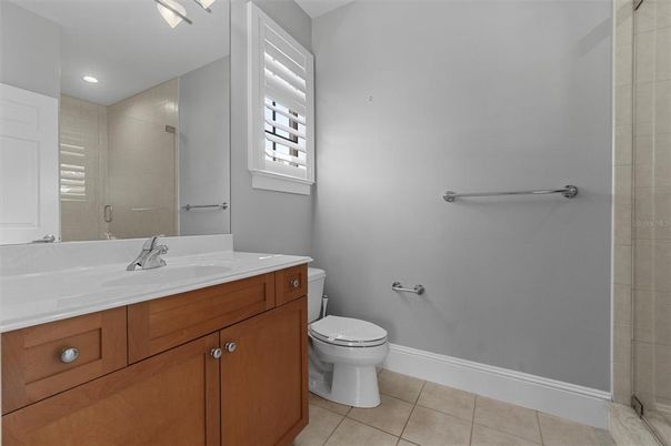 Bathroom, Interior, Recessed Lighting