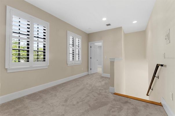 Empty room, Interior, Recessed Lighting