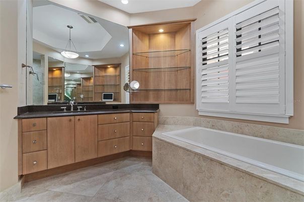 Bathroom, Interior, Pendant Lights, Recessed Lighting