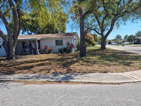 Backyard, Exterior, Facade, Ranch