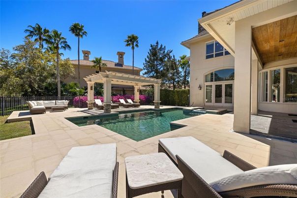 Exterior, Pool