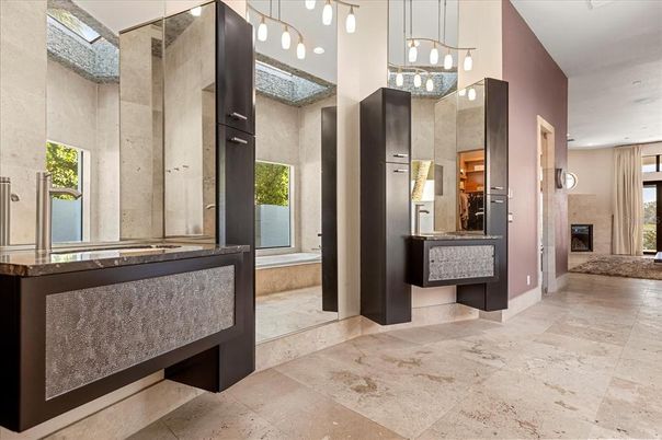 Bathroom, Fireplace, Interior, Pendant Lights, Recessed Lighting