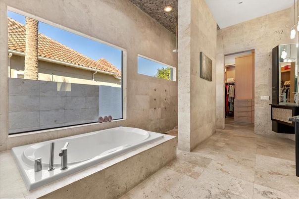 Bathroom, Interior, Recessed Lighting