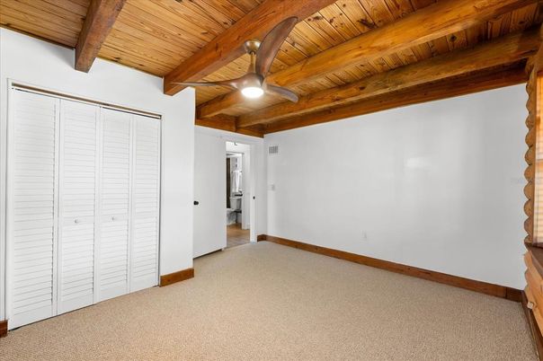 Empty room, Interior, Wooden Beams, Wooden Ceilings