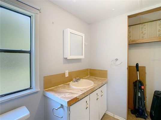 Bathroom, Interior, Recessed Lighting, Tile Countertops