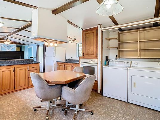 Interior, Washer, Wooden Beams