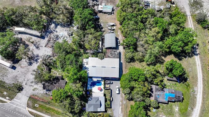 Exterior, Drone