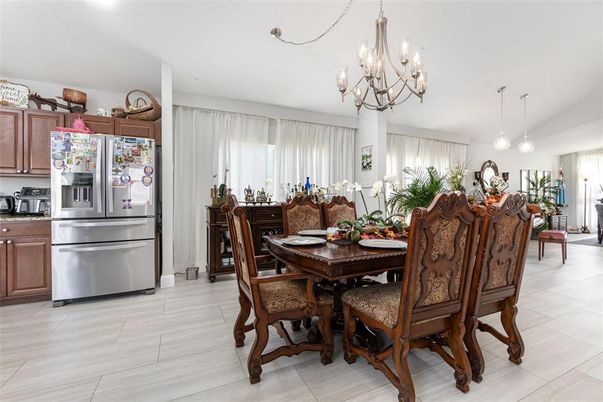 Chandelier, Dining room, Interior, Kitchen, Pendant Lights, Stainless Steel Appliances