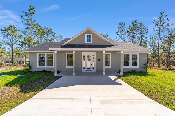 Exterior, Facade, Ranch