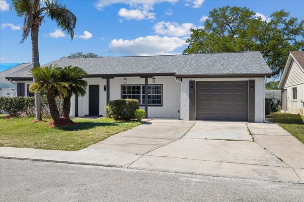 Attached, Exterior, Facade, Ranch