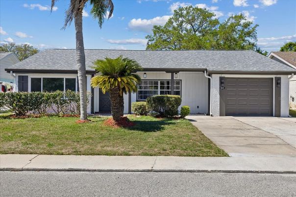 Attached, Exterior, Facade, Ranch