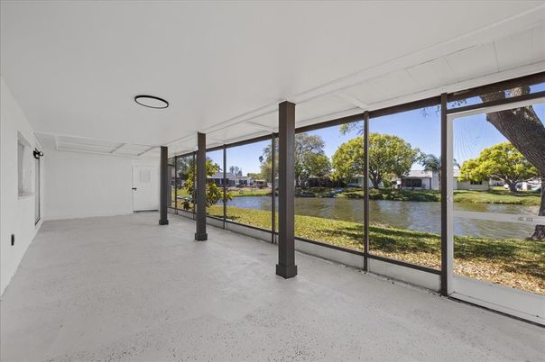 Interior, Sun Room, Water