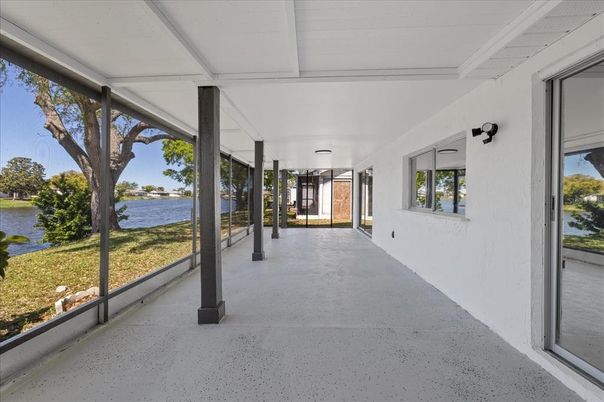 Interior, Sun Room, Water