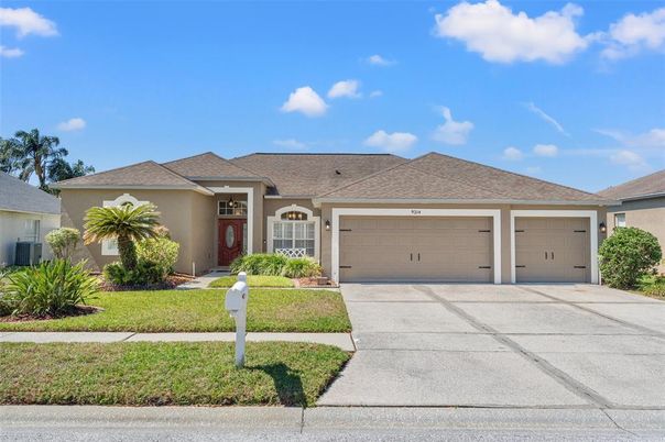 Attached, Exterior, Facade, Ranch