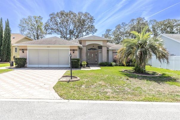 Attached, Exterior, Facade, Ranch