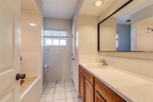 Bathroom, Interior, Recessed Lighting, Tile Countertops