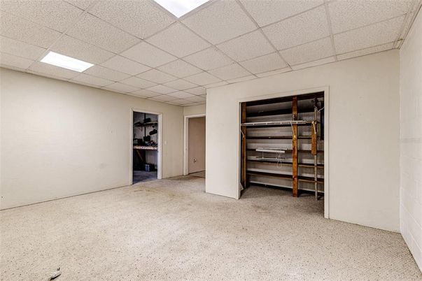 Empty room, Interior, Recessed Lighting