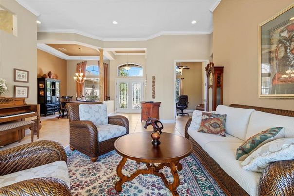 Interior, Living room, Pendant Lights, Piano, Recessed Lighting