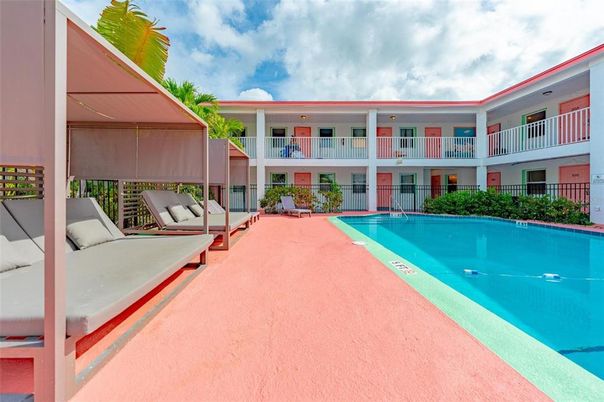 Exterior, Pool