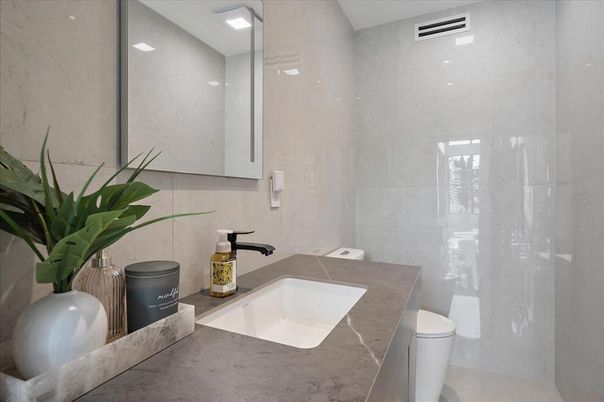 Bathroom, Interior, Recessed Lighting