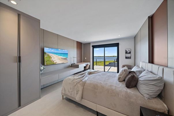 Bedroom, Interior, Recessed Lighting, Water
