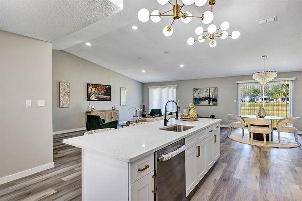 Chandelier, Dining room, Interior, Kitchen, Pendant Lights, Recessed Lighting, Wood Texture Flooring