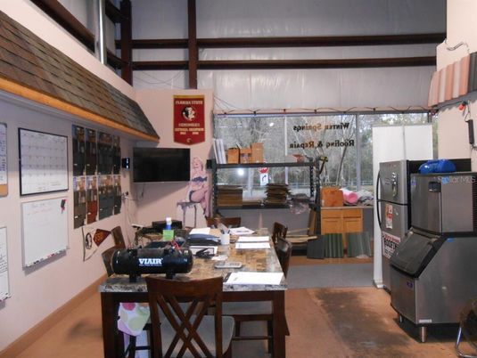 Home Office, Interior
