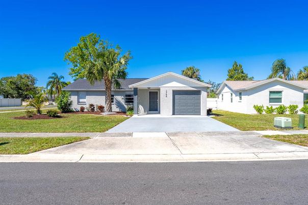 Attached, Exterior, Facade, Ranch