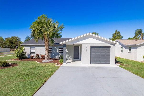 Attached, Exterior, Facade, Ranch