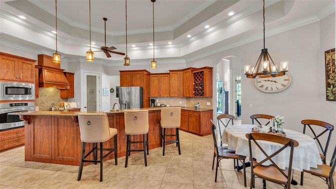 Dining room, Interior, Kitchen, Pendant Lights, Recessed Lighting, Stainless Steel Appliances