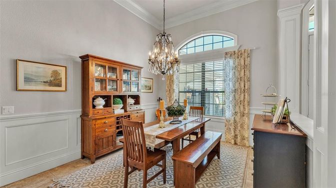 Chandelier, Dining room, Interior