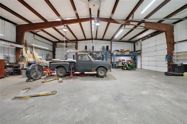 Garage, Interior, Wooden Beams