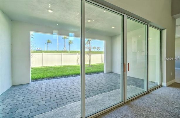 Empty room, Interior, Recessed Lighting