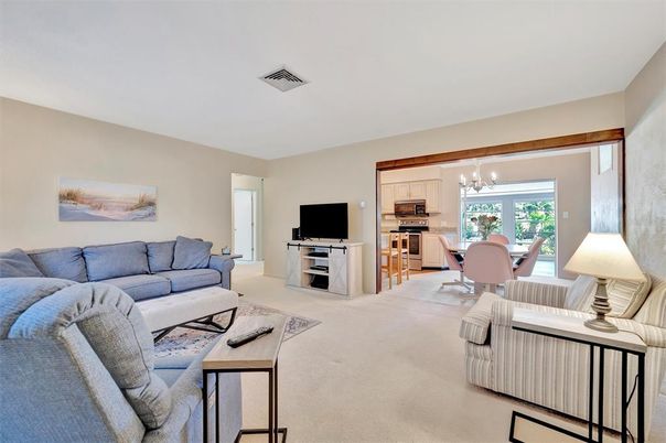 Chandelier, Dining room, Interior, Kitchen, Living room