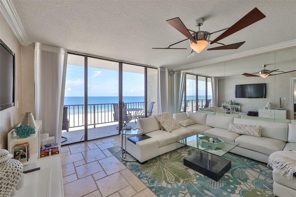 Interior, Living room, Water
