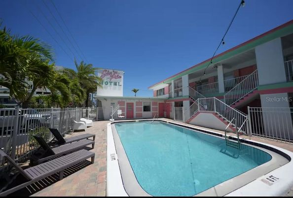 Exterior, Pool