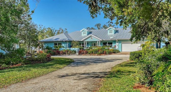 Attached, Exterior, Facade, Ranch