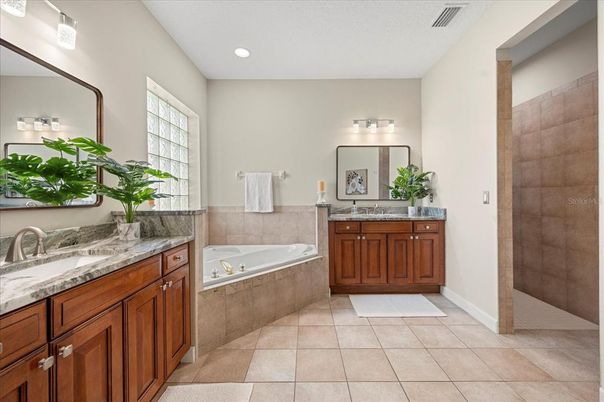 Bathroom, Dual Sink Vanities, Interior, Recessed Lighting