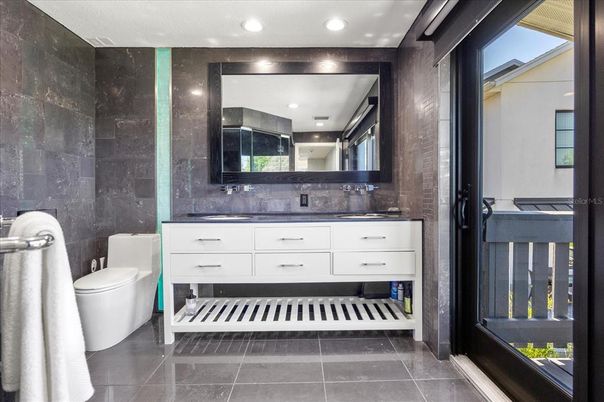Bathroom, Interior, Recessed Lighting