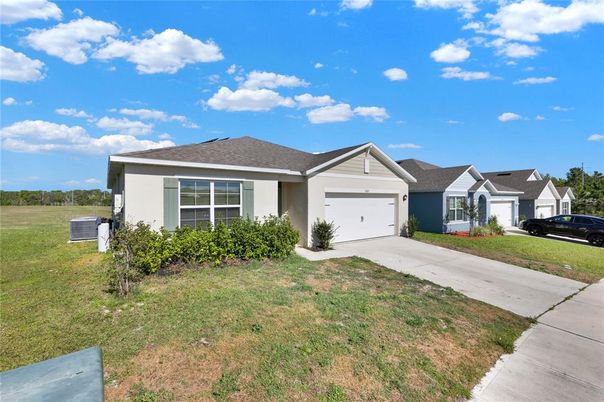 Attached, Exterior, Facade, Ranch