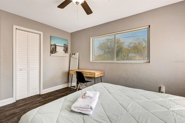 Bedroom, Home Office, Interior, Wood Texture Flooring