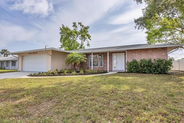 Attached, Exterior, Facade, Brick Facade, Ranch