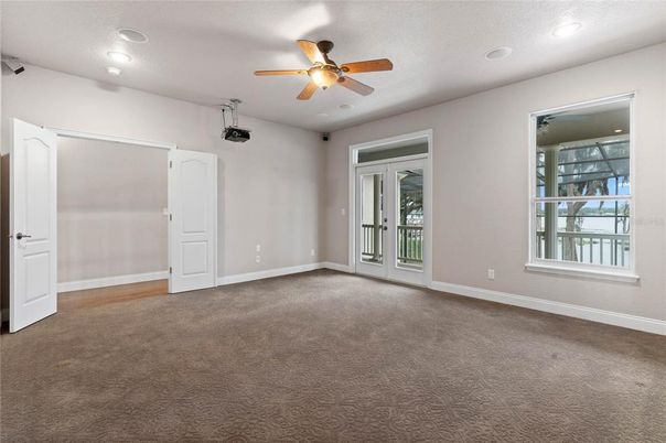 Empty room, Interior, Recessed Lighting