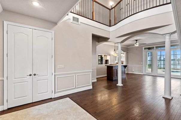 Interior, Recessed Lighting, Wood Texture Flooring
