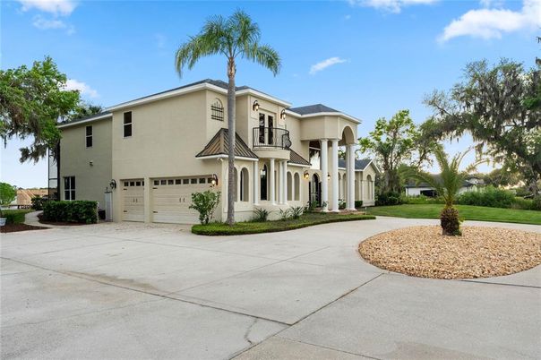 Attached, Exterior, Facade, Mediterranean