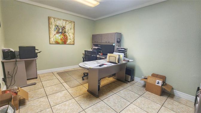 Home Office, Interior